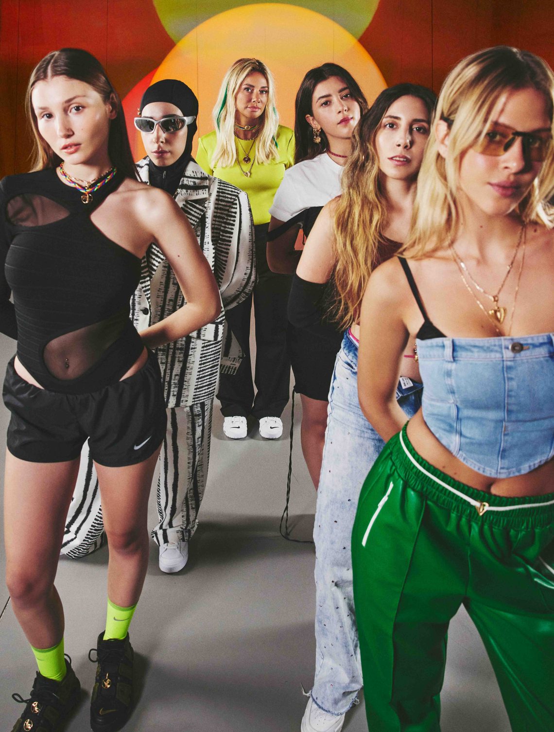 Pin by Zeynep on Poster tasarımları  Fitness wear outfits, Fitness  fashion, Outfits